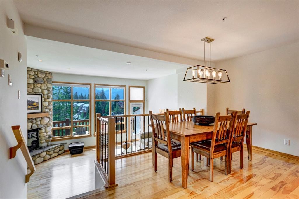 25-300 Eagle Terrace Road, Canmore, AB - Indoor Photo Showing Dining Room