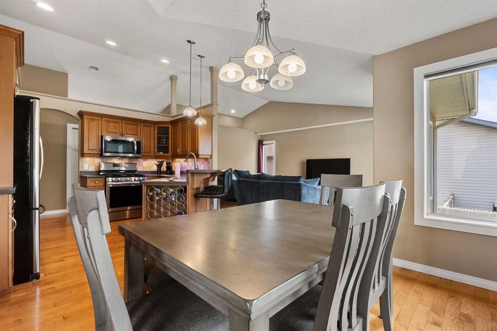 102 Poplar Drive, Whitecourt, AB - Indoor Photo Showing Dining Room