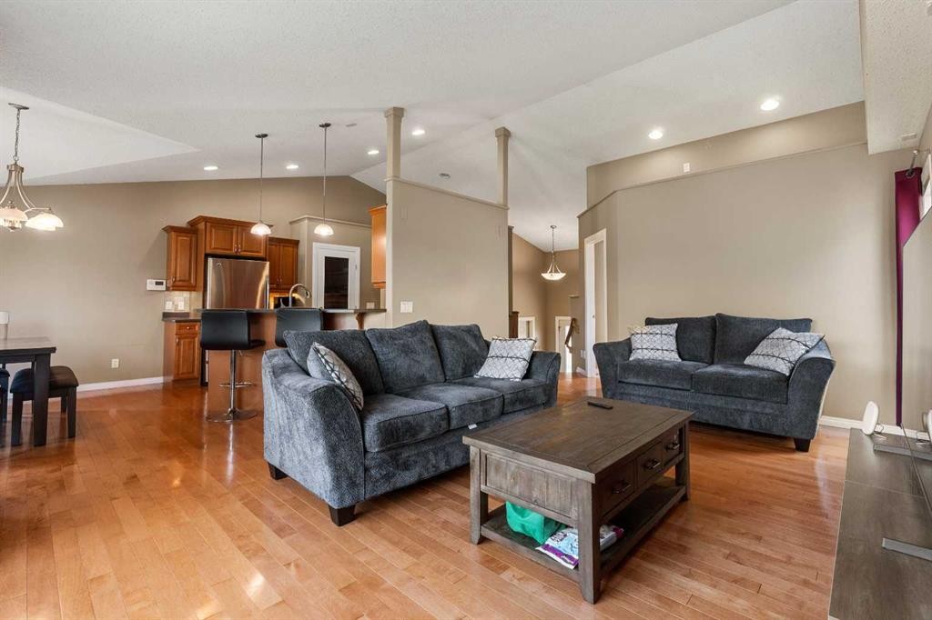 102 Poplar Drive, Whitecourt, AB - Indoor Photo Showing Living Room
