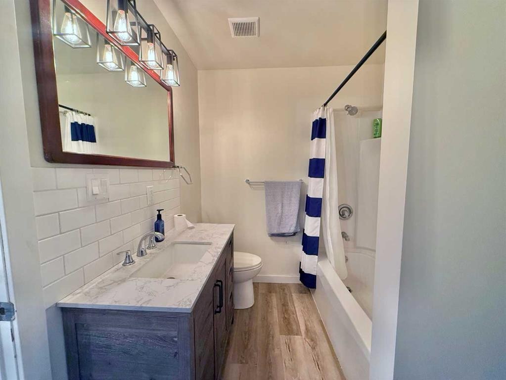 45-101 Mill Street, Hinton, AB - Indoor Photo Showing Bathroom