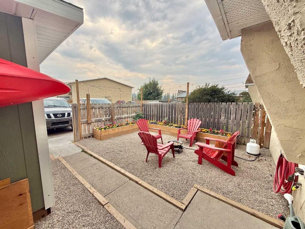 45-101 Mill Street, Hinton, AB - Outdoor