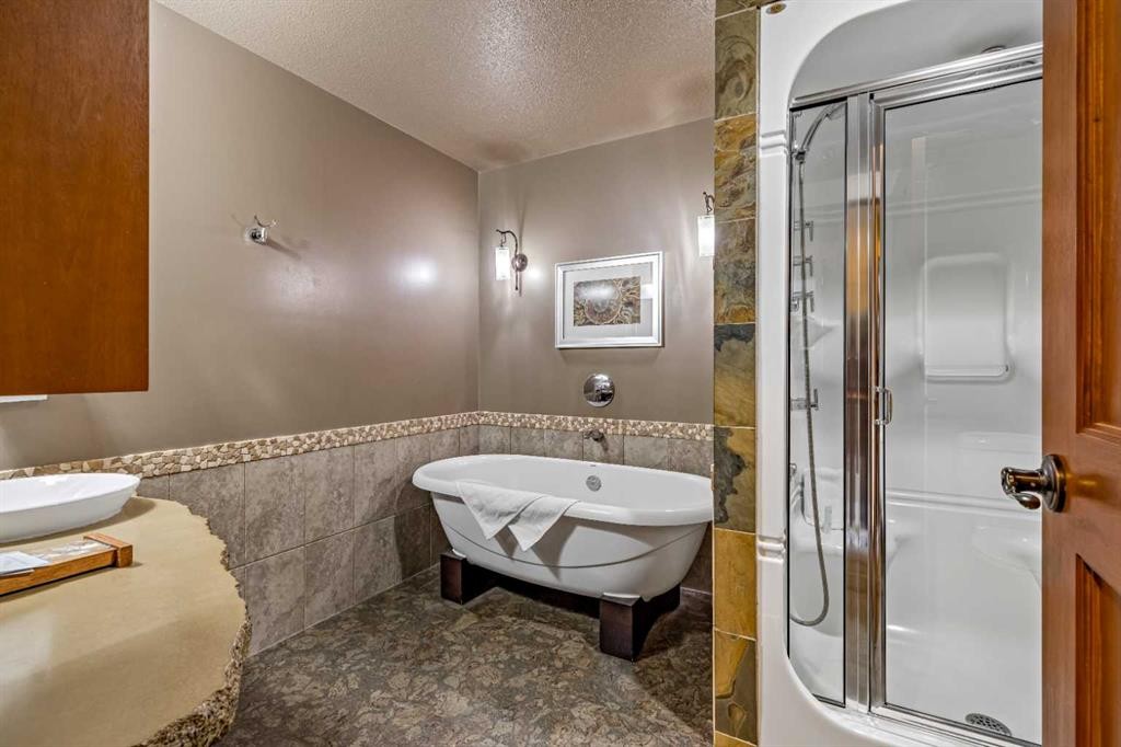305L-191 Kananaskis, Canmore, AB - Indoor Photo Showing Bathroom
