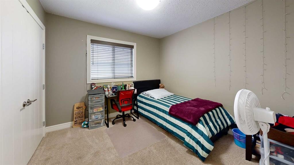 31 Spruce Road, Whitecourt, AB - Indoor Photo Showing Bedroom