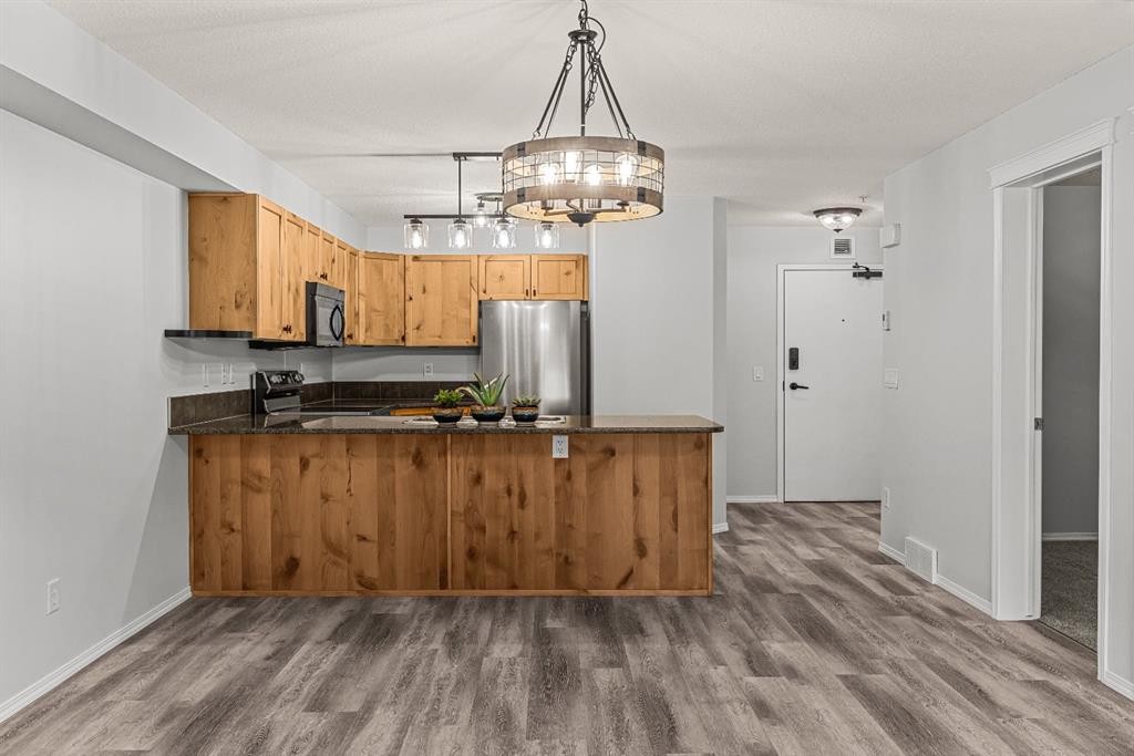 120-300 Palliser Lane, Canmore, AB - Indoor Photo Showing Kitchen