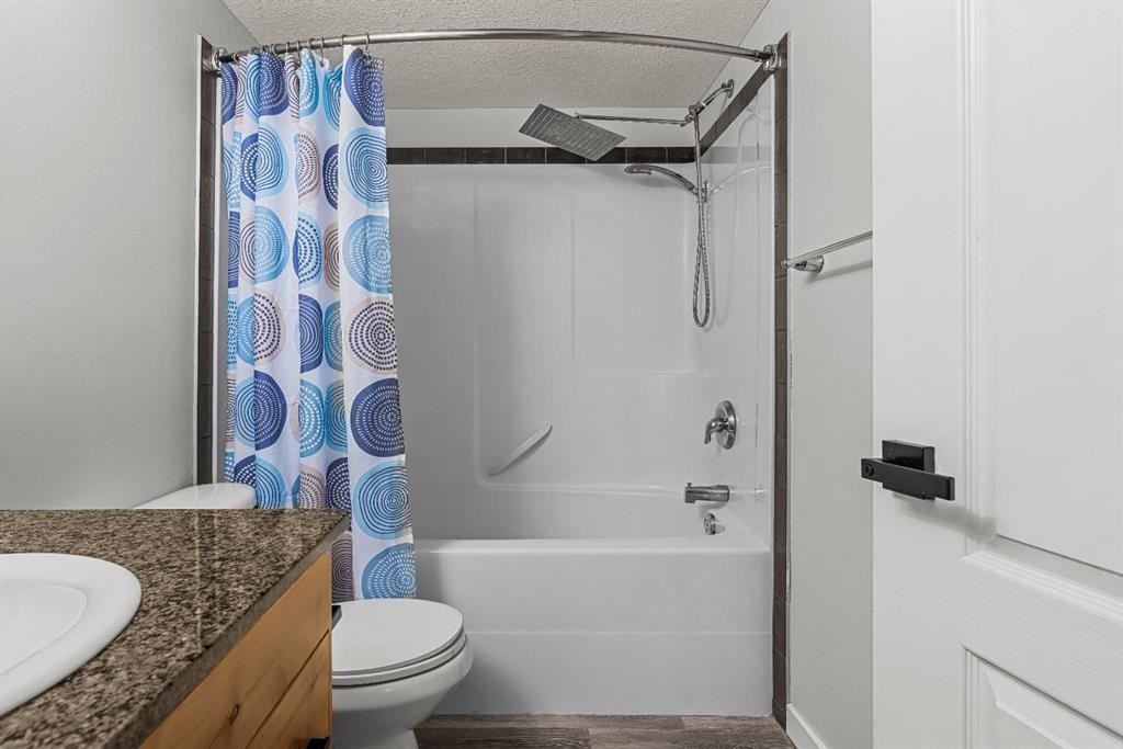 120-300 Palliser Lane, Canmore, AB - Indoor Photo Showing Bathroom