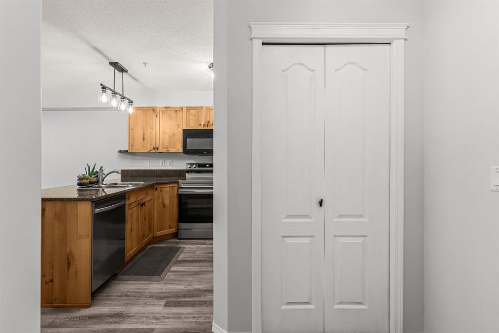 120-300 Palliser Lane, Canmore, AB - Indoor