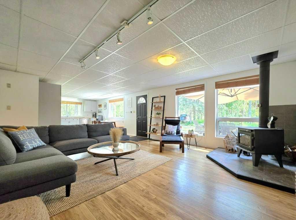 14 Marten Drive, Marten Beach, AB - Indoor Photo Showing Living Room