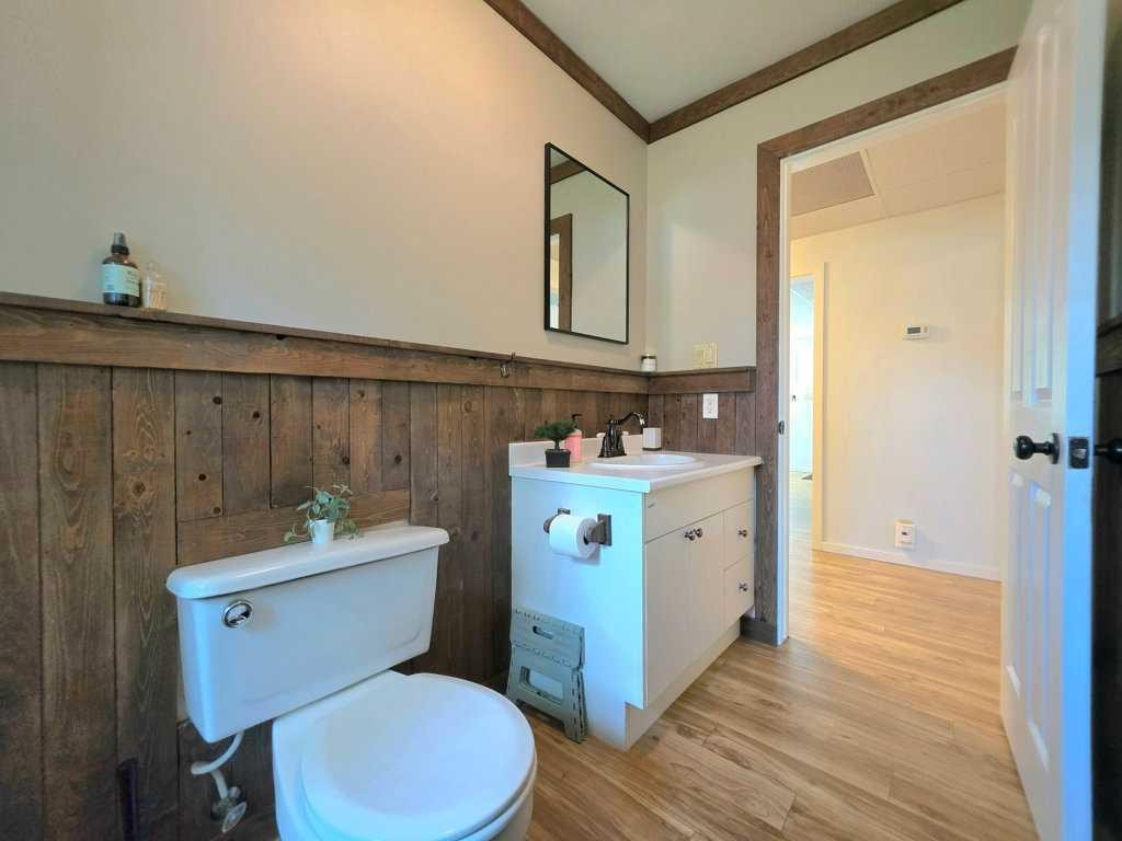 14 Marten Drive, Marten Beach, AB - Indoor Photo Showing Bathroom