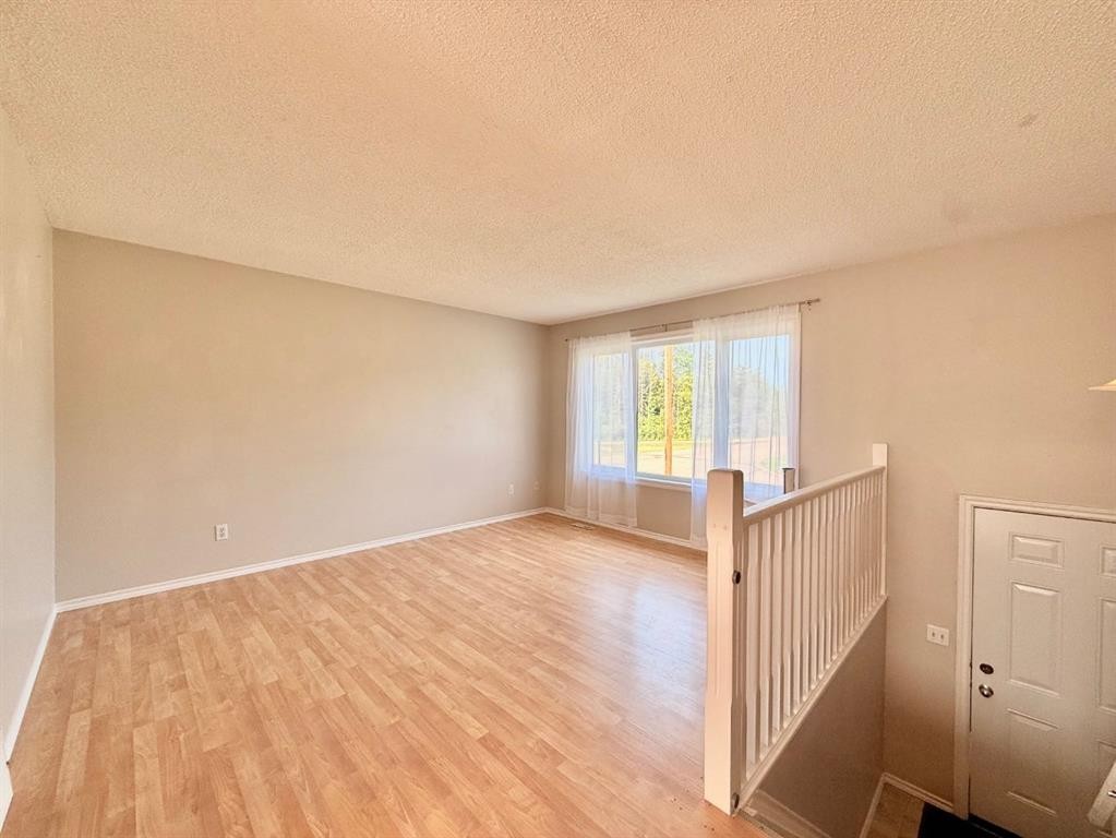 130 1 Street, Blue Ridge, AB - Indoor Photo Showing Other Room