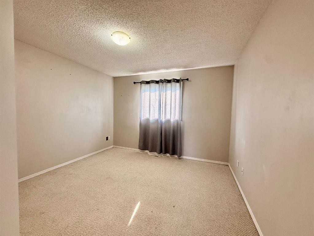 130 1 Street, Blue Ridge, AB - Indoor Photo Showing Other Room