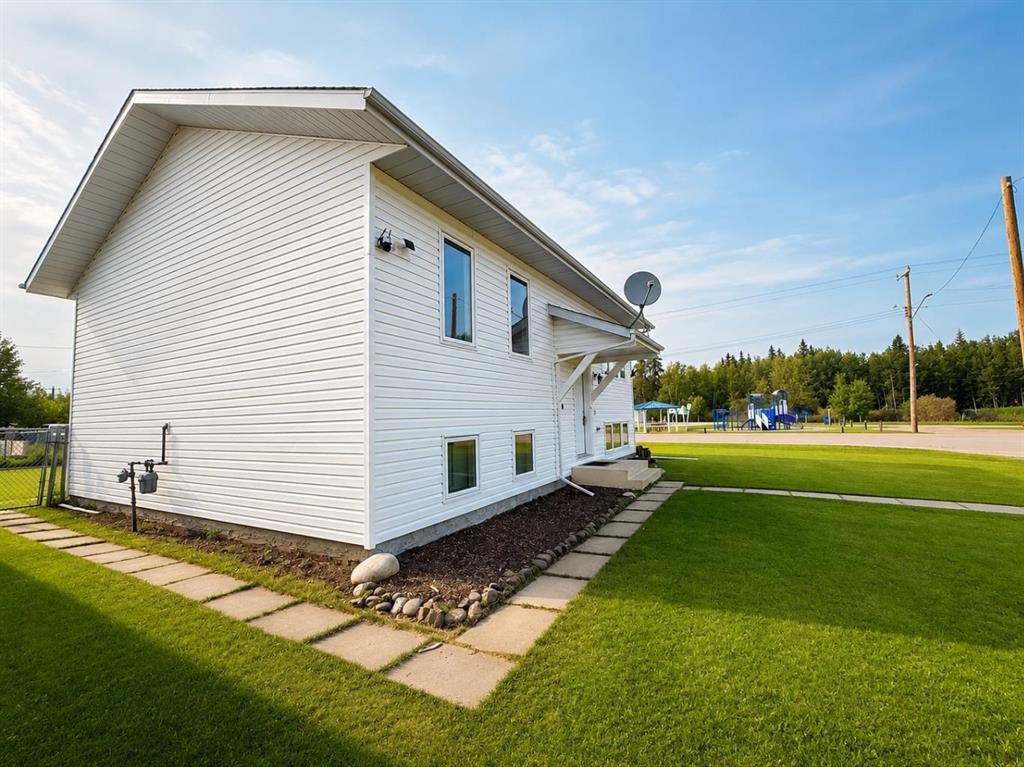 130 1 Street, Blue Ridge, AB - Outdoor With Exterior