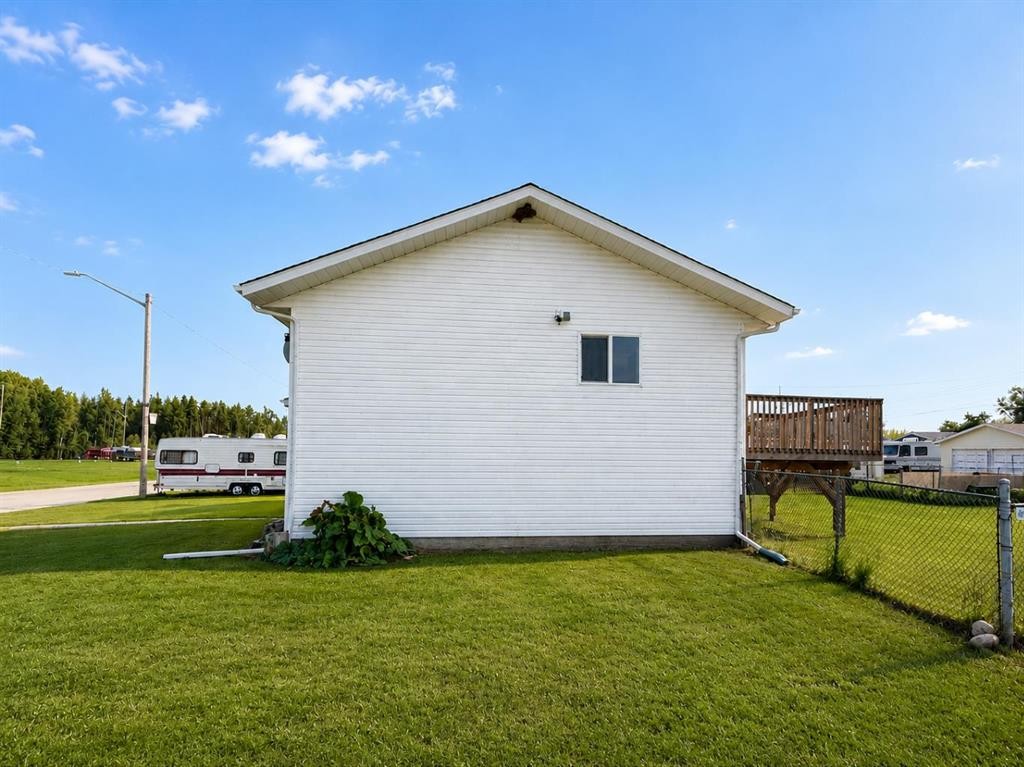 130 1 Street, Blue Ridge, AB - Outdoor