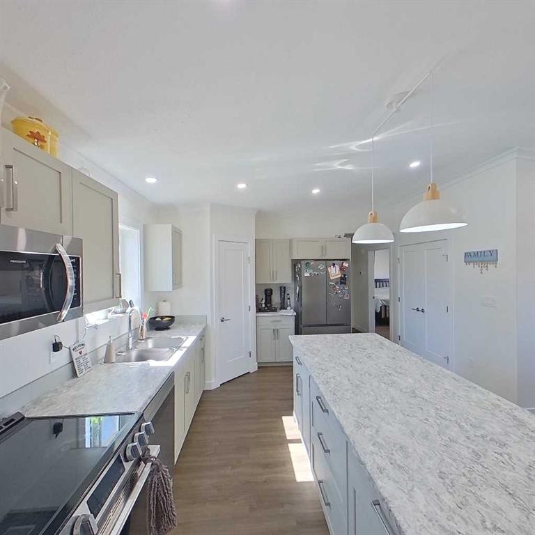 28-590059 Range Road 110, Rural Woodlands County, AB - Indoor Photo Showing Kitchen