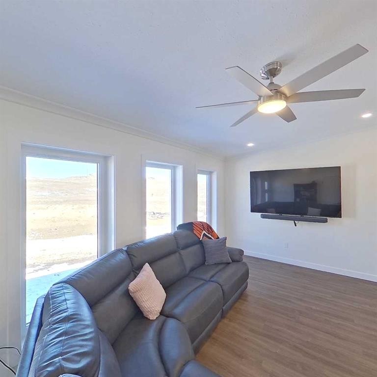 28-590059 Range Road 110, Rural Woodlands County, AB - Indoor Photo Showing Living Room