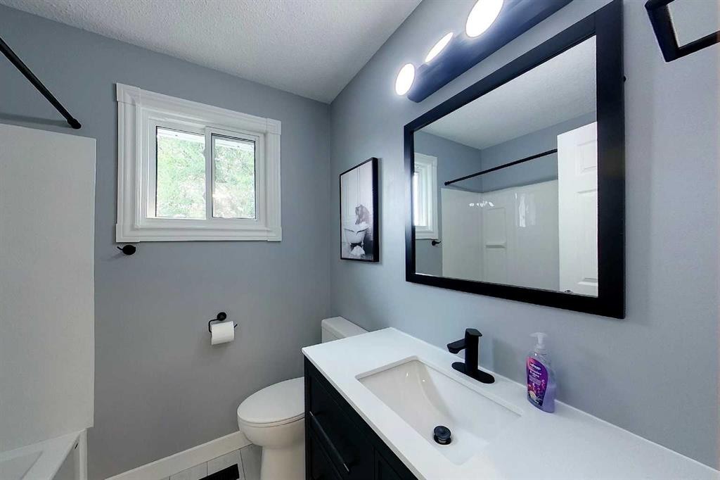 5735 Westhaven Drive, Edson, AB - Indoor Photo Showing Bathroom