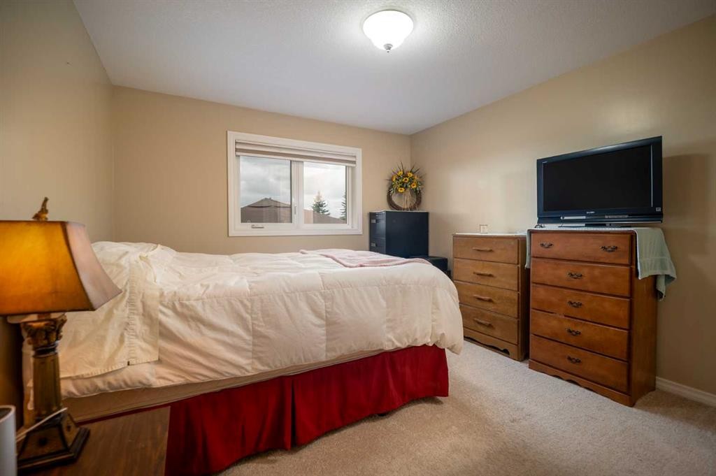 4630-Pine Avenue, Boyle, AB - Indoor Photo Showing Bedroom