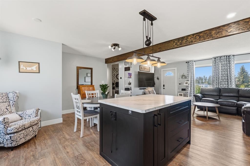 5415 Willock Crescent, Swan Hills, AB - Indoor Photo Showing Living Room