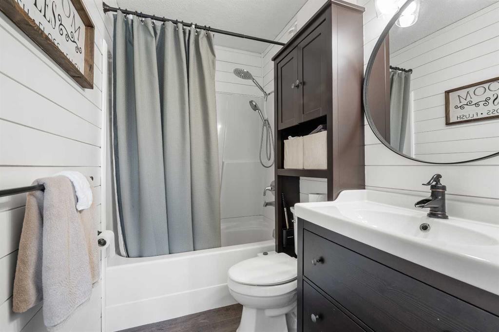 5415 Willock Crescent, Swan Hills, AB - Indoor Photo Showing Bathroom