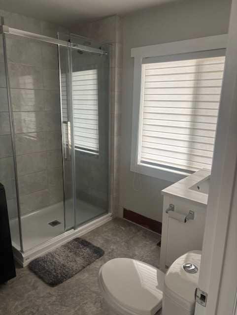 308 Balsam Avenue, Jasper, AB - Indoor Photo Showing Bathroom