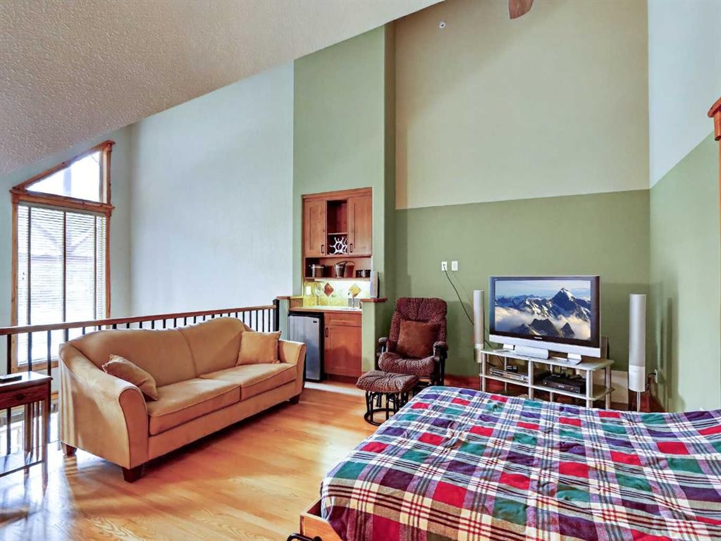 307-155 Crossbow Place, Canmore, AB - Indoor Photo Showing Other Room