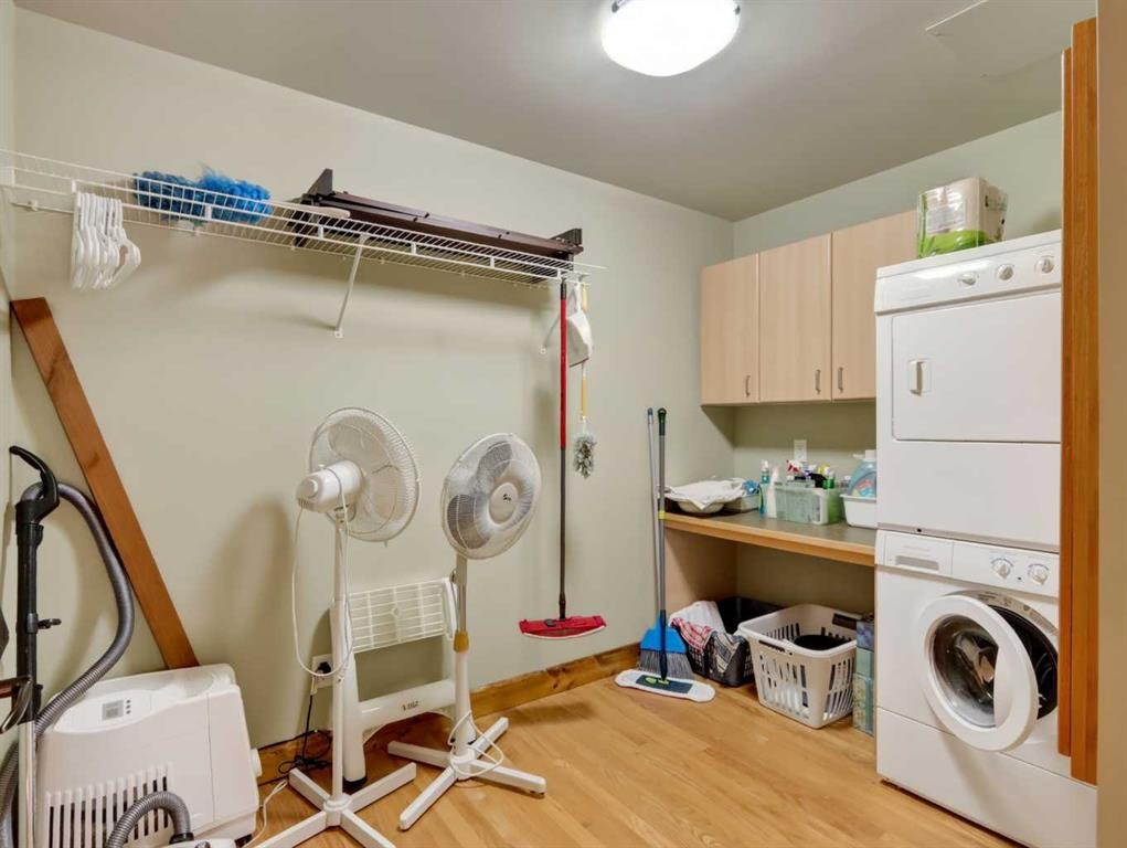 307-155 Crossbow Place, Canmore, AB - Indoor Photo Showing Laundry Room
