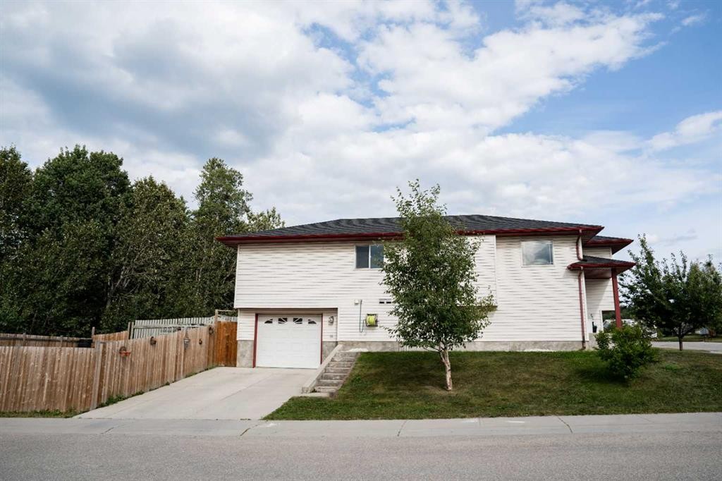 382 Skogg Avenue, Hinton, AB - Outdoor