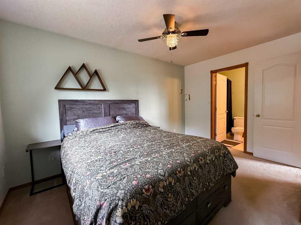 382 Skogg Avenue, Hinton, AB - Indoor Photo Showing Bedroom