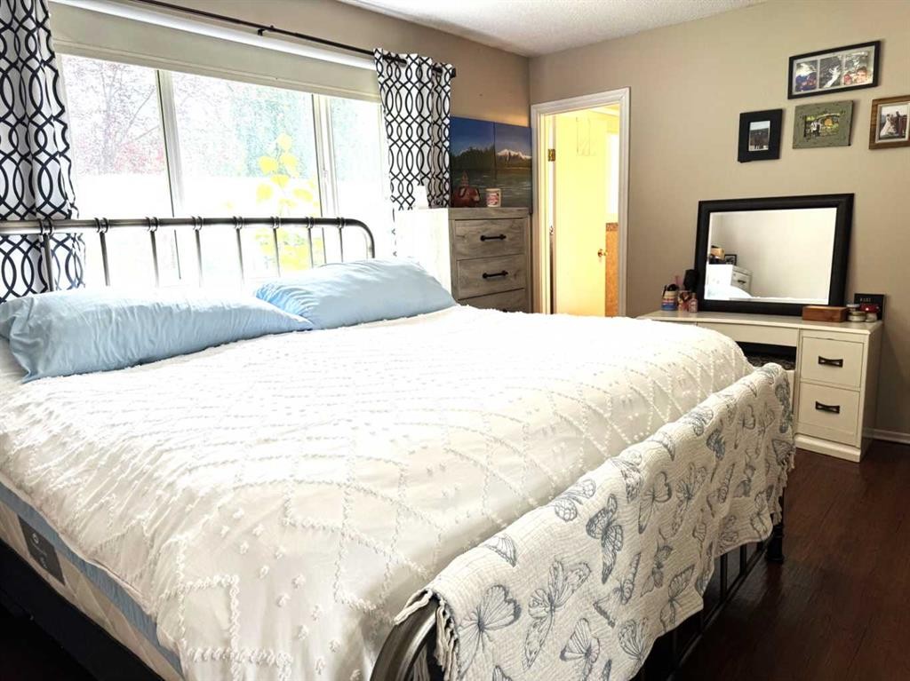 74008 Southshore Drive, Widewater, AB - Indoor Photo Showing Bedroom