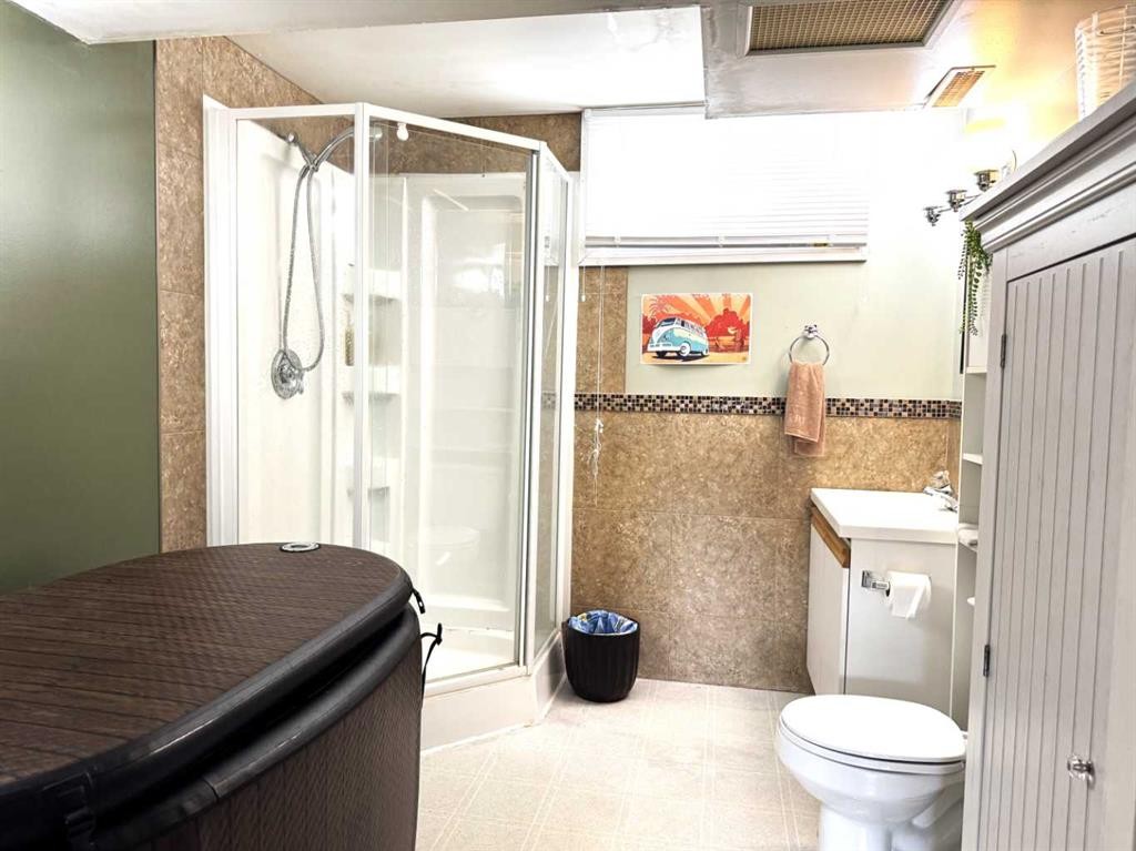 74008 Southshore Drive, Widewater, AB - Indoor Photo Showing Bathroom