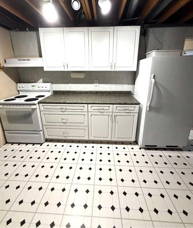 74008 Southshore Drive, Widewater, AB - Indoor Photo Showing Kitchen