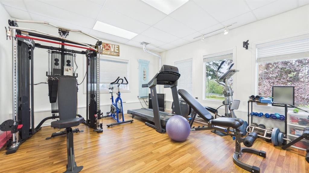 74008 Southshore Drive, Widewater, AB - Indoor Photo Showing Gym Room