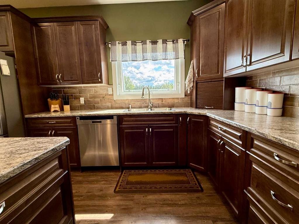 115017 Twp Rd 600A, Rural Woodlands County, AB - Indoor Photo Showing Kitchen With Double Sink