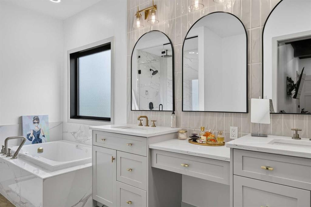 55 Riverdale Bend, Whitecourt, AB - Indoor Photo Showing Bathroom