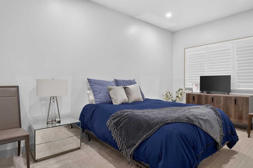 55 Riverdale Bend, Whitecourt, AB - Indoor Photo Showing Bedroom