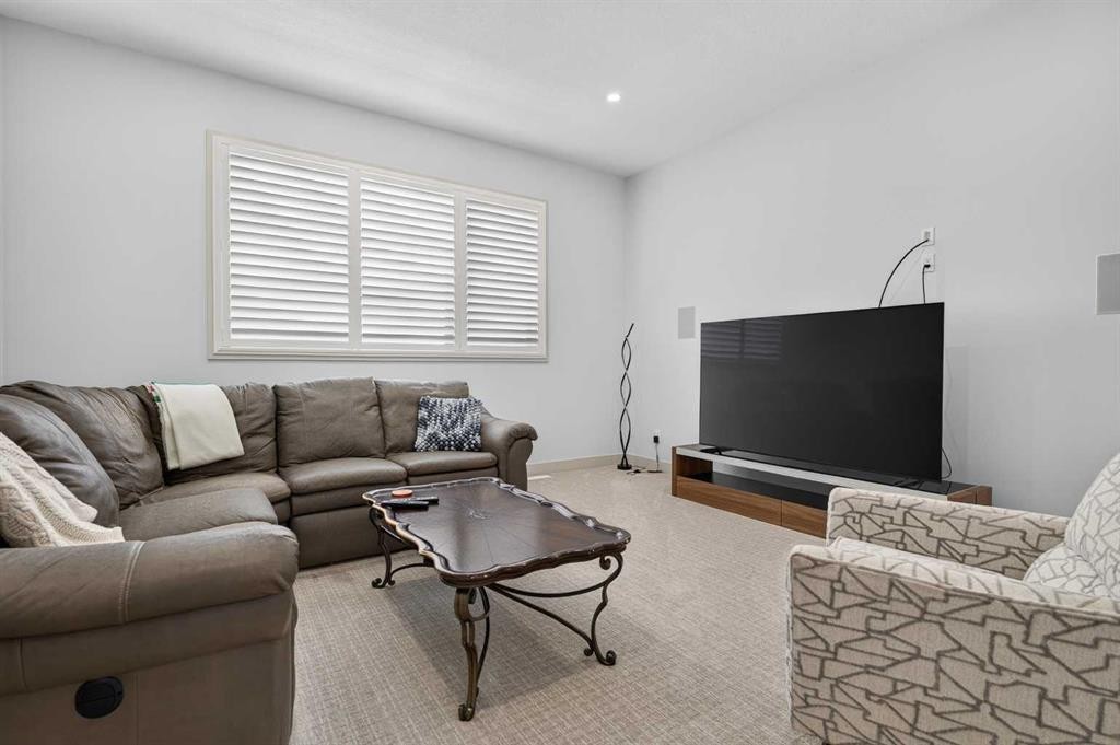 55 Riverdale Bend, Whitecourt, AB - Indoor Photo Showing Living Room