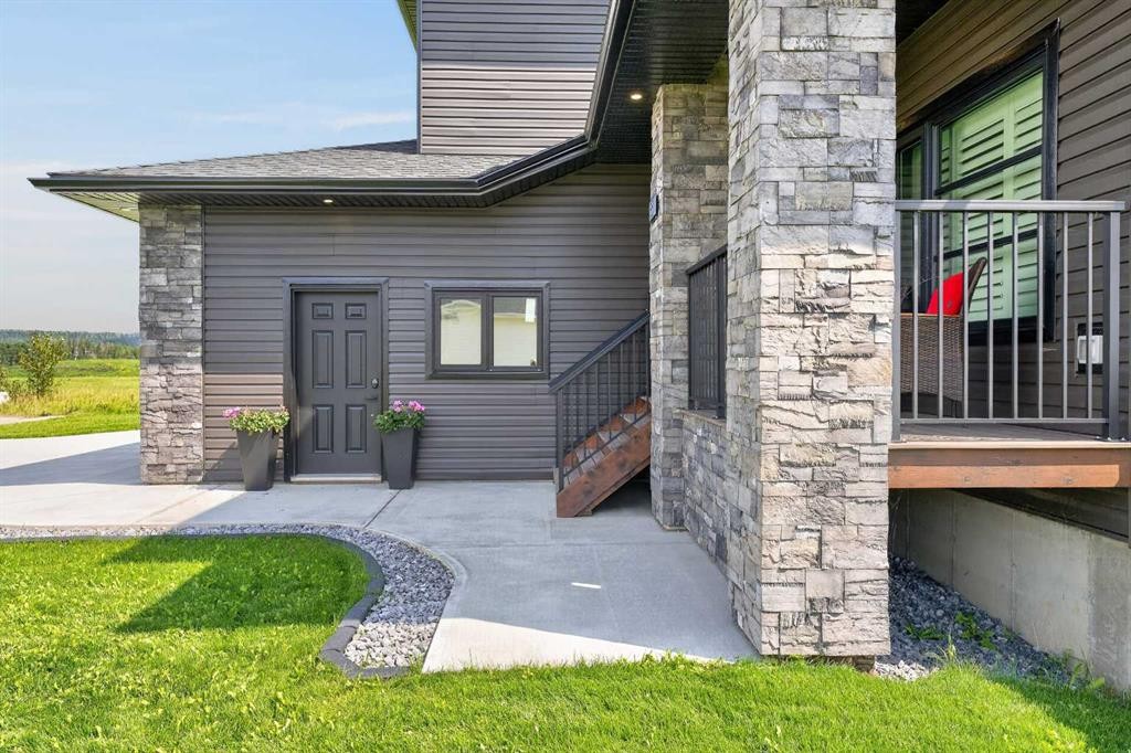 55 Riverdale Bend, Whitecourt, AB - Outdoor