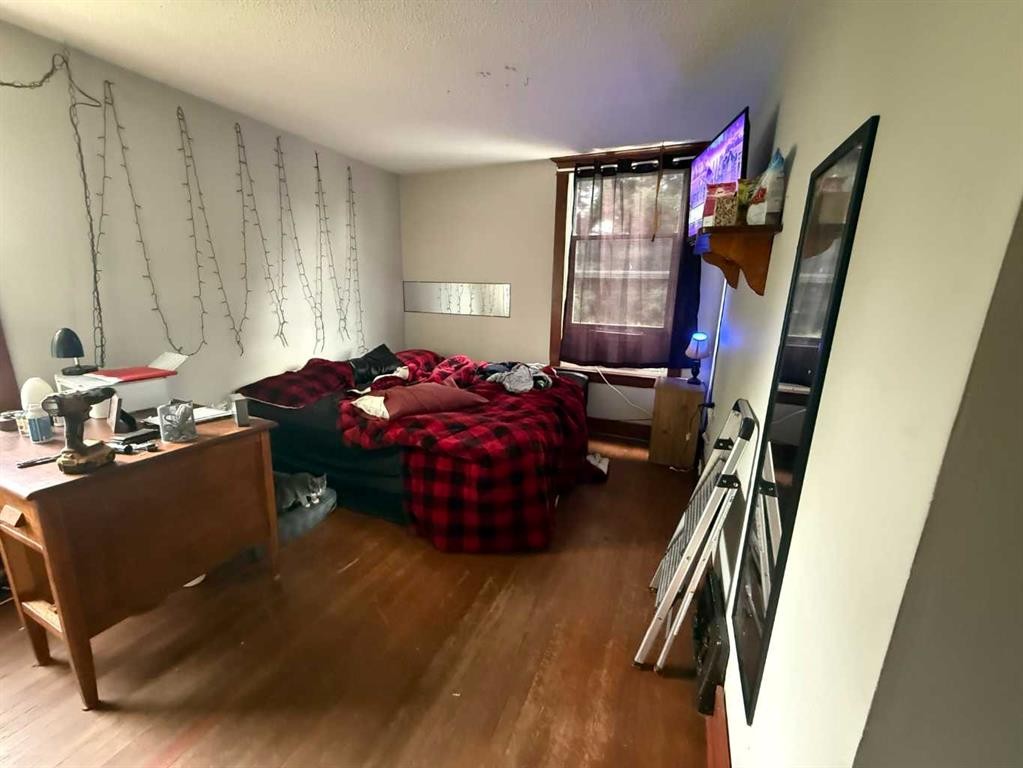 5105 Valley Street, Robb, AB - Indoor Photo Showing Bedroom