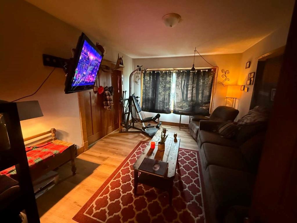 5105 Valley Street, Robb, AB - Indoor