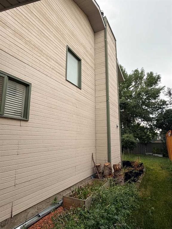 319 Sunvale Drive Se, Calgary, AB - Outdoor With Exterior