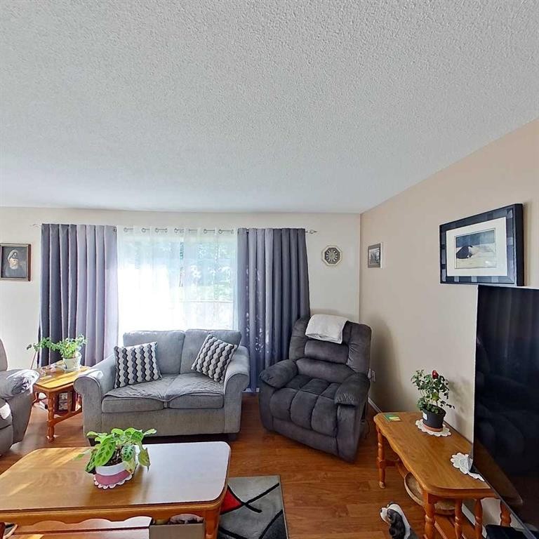 28 Centennial Crescent, Swan Hills, AB - Indoor Photo Showing Living Room