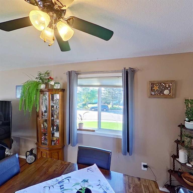 28 Centennial Crescent, Swan Hills, AB - Indoor Photo Showing Bedroom