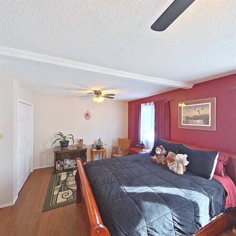 28 Centennial Crescent, Swan Hills, AB - Indoor Photo Showing Bedroom