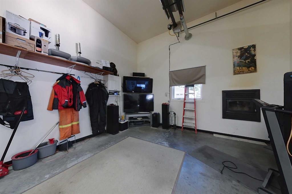734041 Range Road, Wagner, AB - Indoor Photo Showing Garage