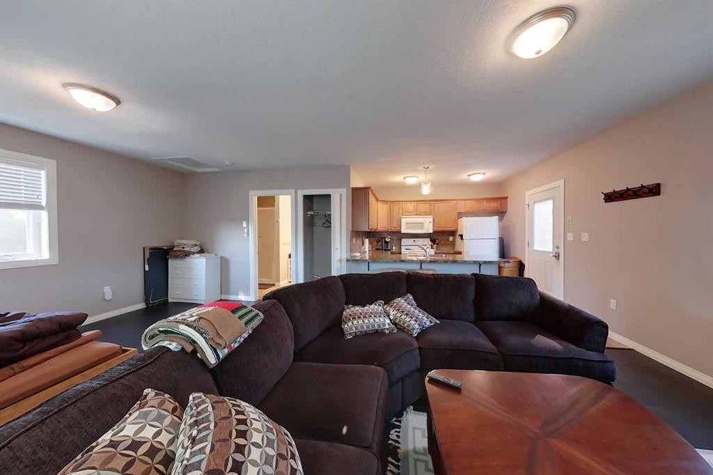 734041 Range Road, Wagner, AB - Indoor Photo Showing Living Room
