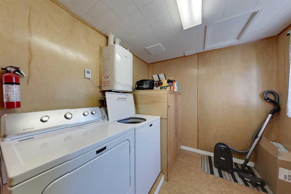 734041 Range Road, Wagner, AB - Indoor Photo Showing Laundry Room