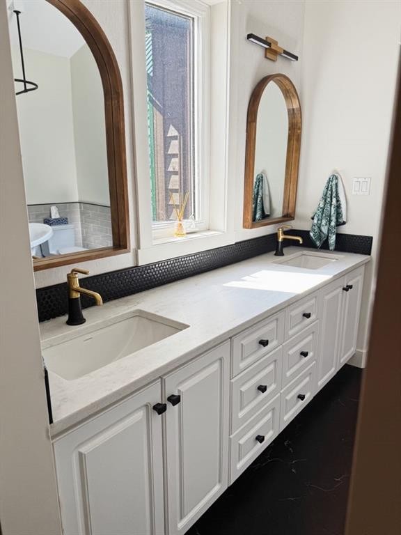 3-49329 Folding Avenue, Rural Yellowhead County, AB - Indoor Photo Showing Bathroom
