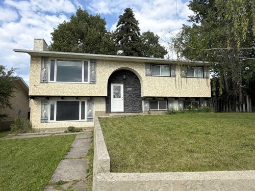298 Mountain Street  Hinton, AB T7V 1M4
