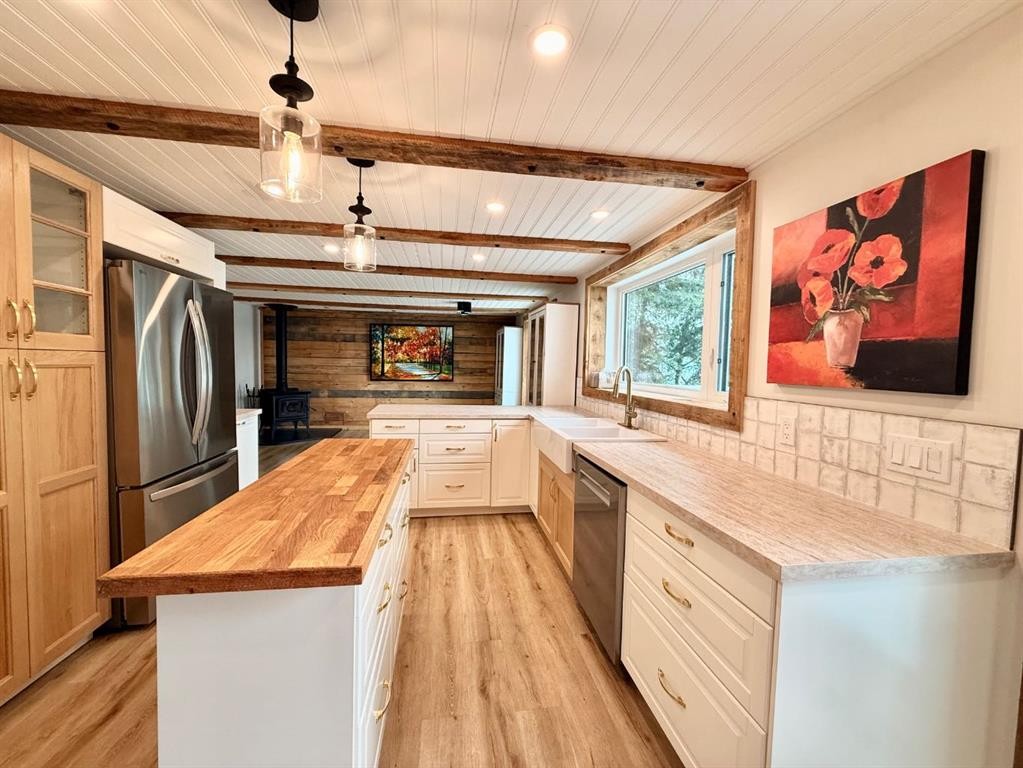 30 Carlson Drive, Goose Lake, AB - Indoor Photo Showing Kitchen