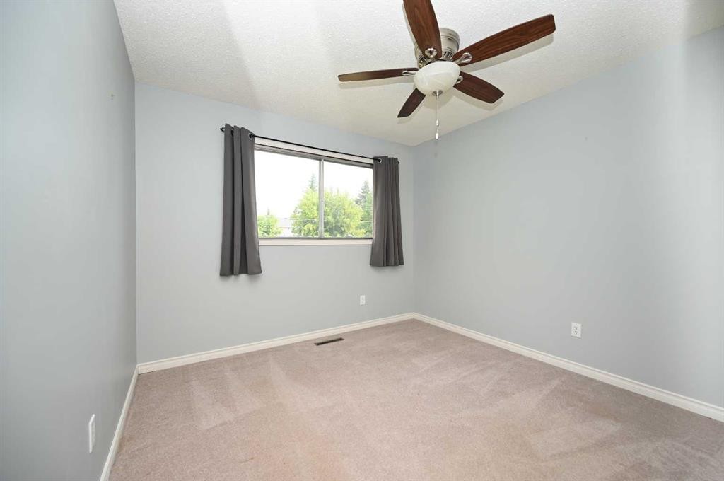 5005 41 Avenue, Athabasca, AB - Indoor Photo Showing Other Room