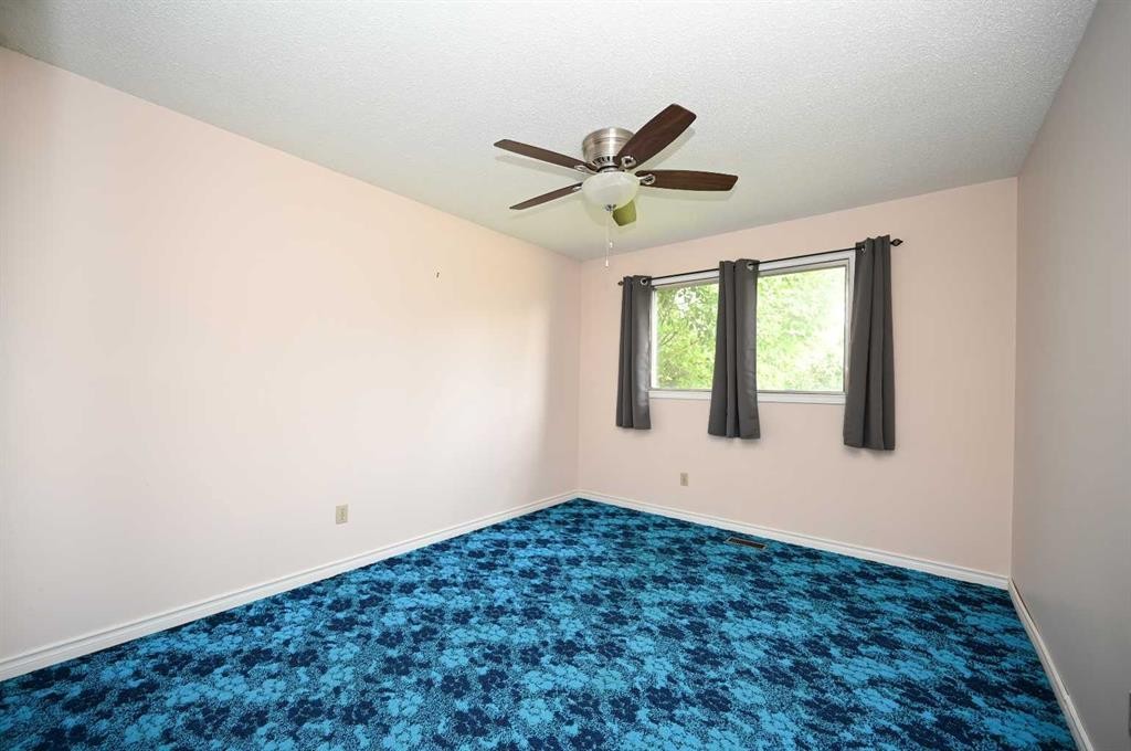5005 41 Avenue, Athabasca, AB - Indoor Photo Showing Other Room
